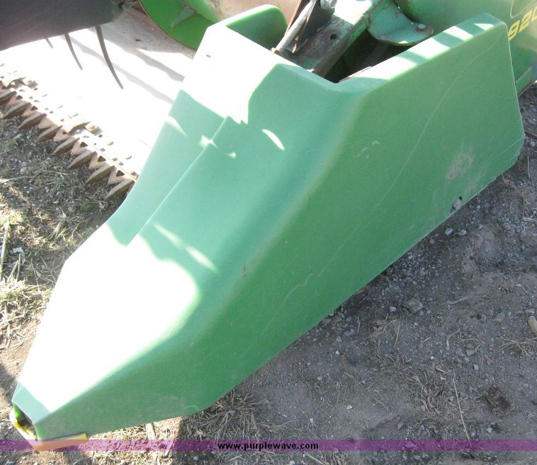 image for item 7723 1993 John Deere 920 flex platform