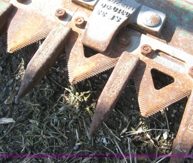 image for item 7723 1993 John Deere 920 flex platform