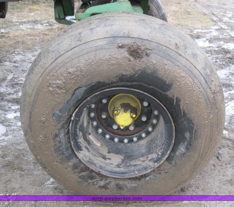 image for item 7725 1963 John Deere 4010 Wheatland tractor with loader