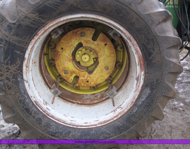 image for item 7725 1963 John Deere 4010 Wheatland tractor with loader