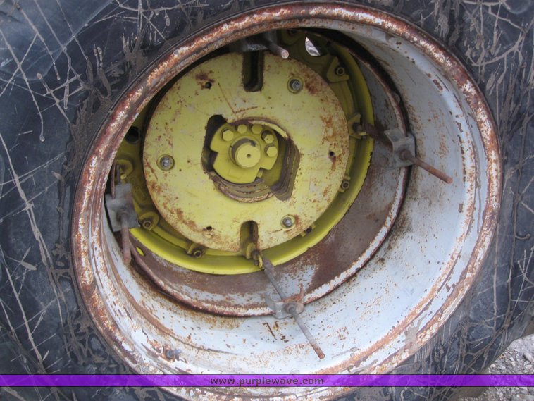 image for item 7725 1963 John Deere 4010 Wheatland tractor with loader