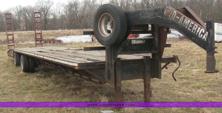 image for item 7726 1994 Mid America 42' goose neck trailer