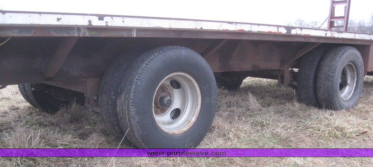 image for item 7726 1994 Mid America 42' goose neck trailer