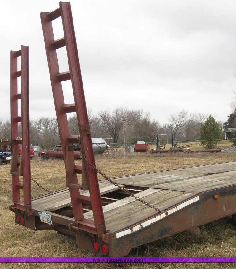 image for item 7726 1994 Mid America 42' goose neck trailer