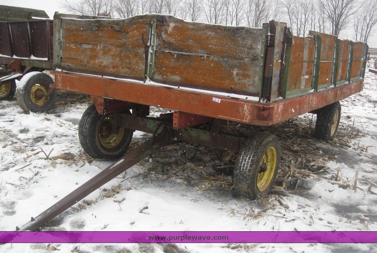 Hay trailer in Wakarusa, KS Item 7773 sold Purple Wave