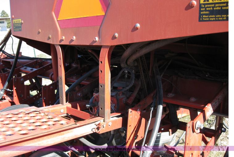 image for item 8000 International 800 cyclo air planter