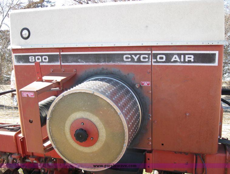 image for item 8000 International 800 cyclo air planter