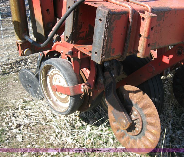 image for item 8000 International 800 cyclo air planter