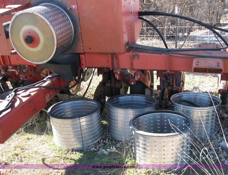 image for item 8000 International 800 cyclo air planter