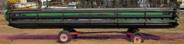 image for item 8033 2001 John Deere 930R rigid platform header