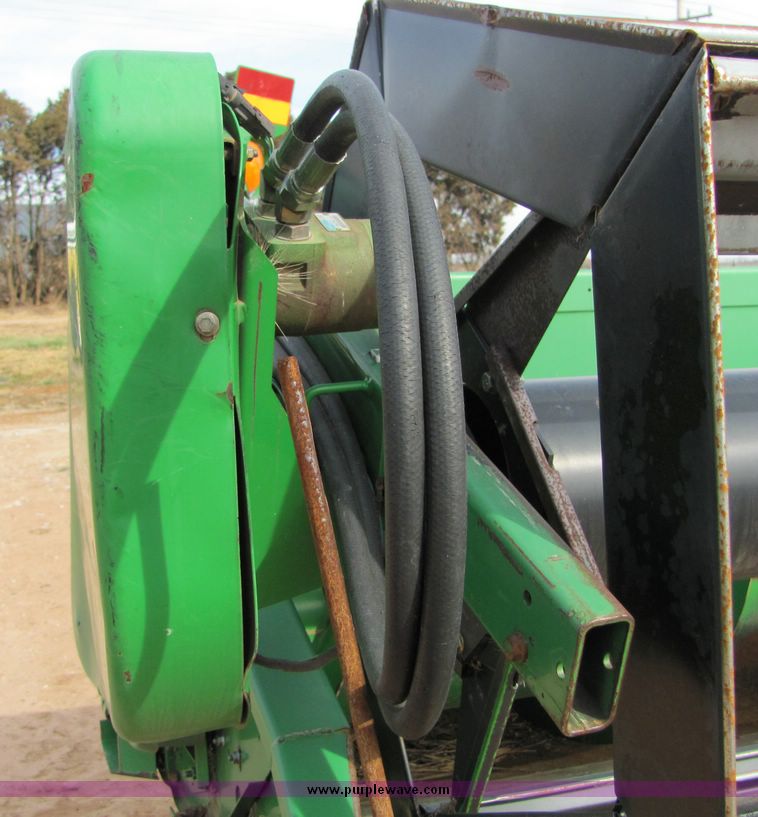 image for item 8033 2001 John Deere 930R rigid platform header