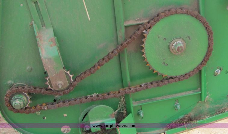 image for item 8033 2001 John Deere 930R rigid platform header