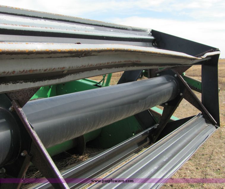 image for item 8033 2001 John Deere 930R rigid platform header