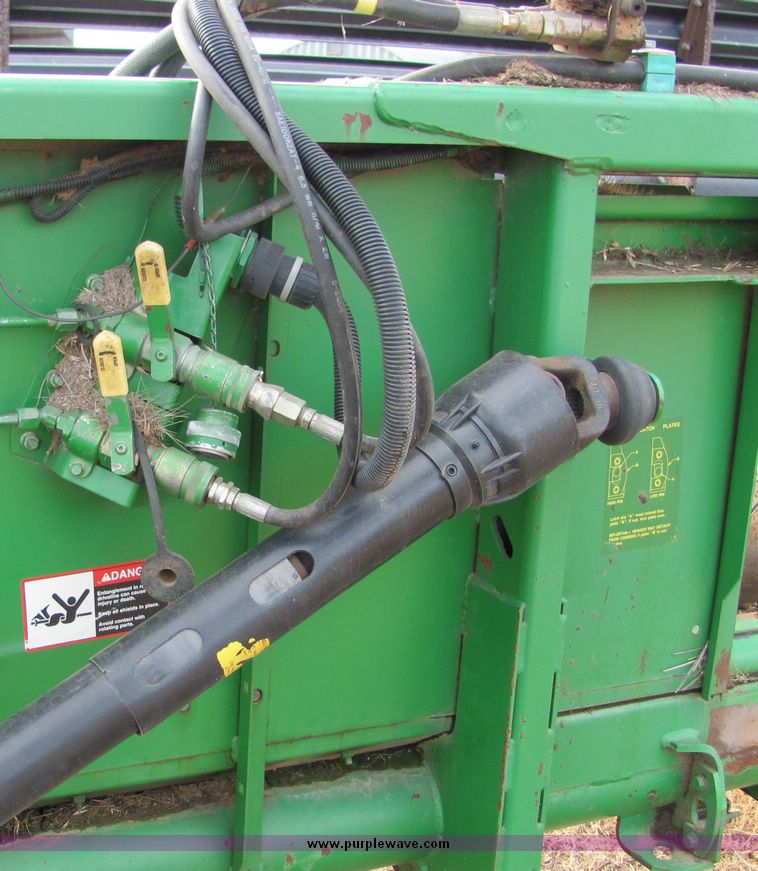 image for item 8033 2001 John Deere 930R rigid platform header