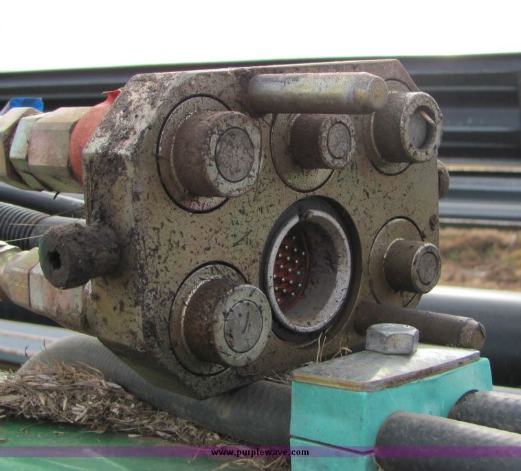 image for item 8033 2001 John Deere 930R rigid platform header