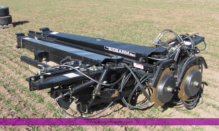 image for item 8048 2006 Dual side arm no till markers