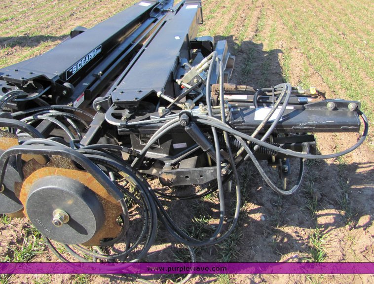 image for item 8048 2006 Dual side arm no till markers