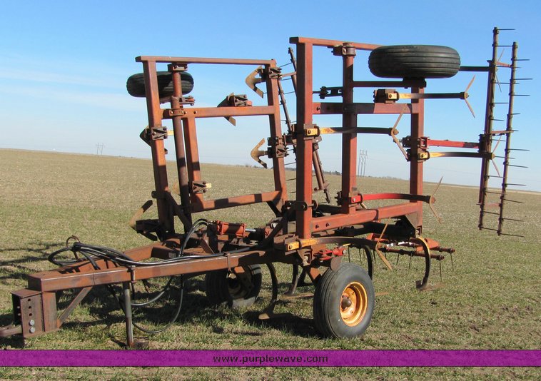 image for item 8053 Sunflower 18' chisel with Noble harrow