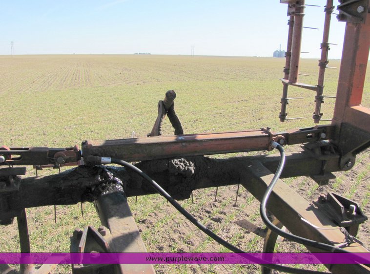 image for item 8053 Sunflower 18' chisel with Noble harrow