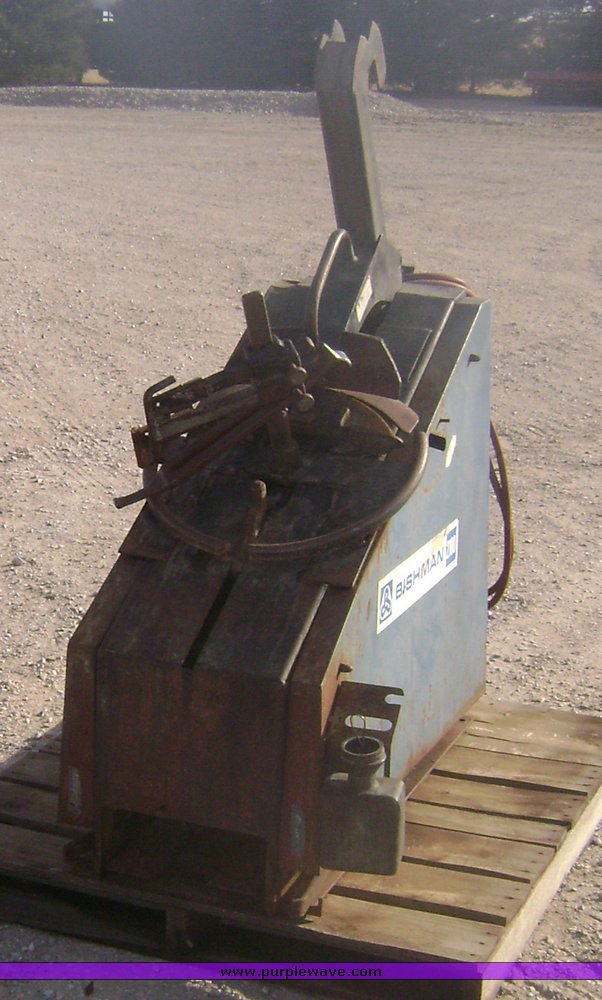 Bishman 2100 tire machine in Cunningham, KS Item 1114 sold Purple Wave