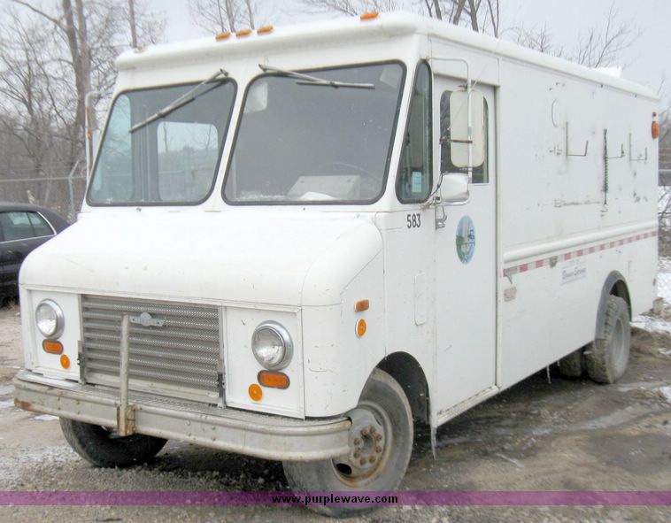 image for item 3001 1979 Ford utility van