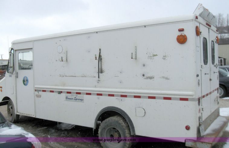 image for item 3001 1979 Ford utility van