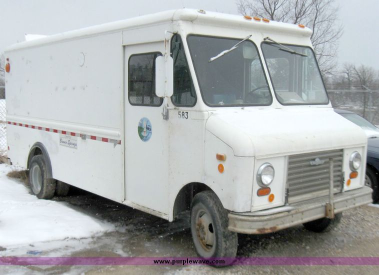 image for item 3001 1979 Ford utility van