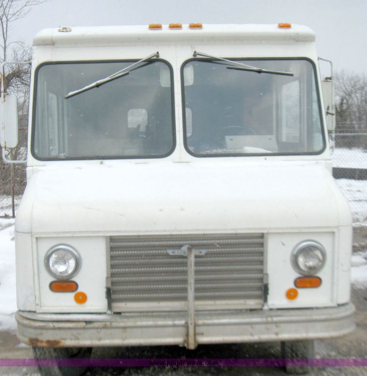 image for item 3001 1979 Ford utility van