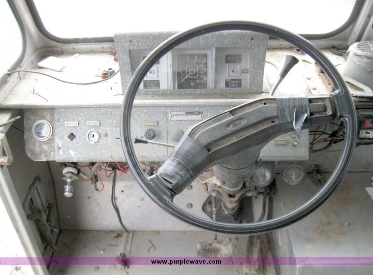 image for item 3001 1979 Ford utility van
