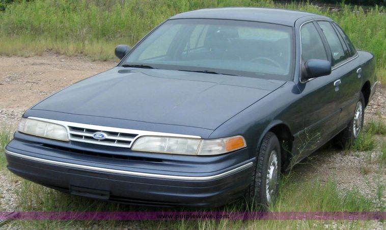 image for item 3002 1997 Ford Crown Victoria Police Interceptor