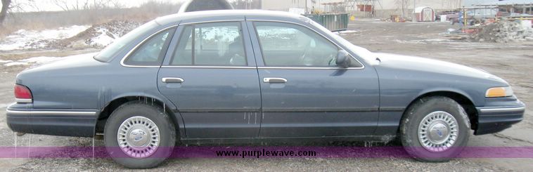 image for item 3002 1997 Ford Crown Victoria Police Interceptor