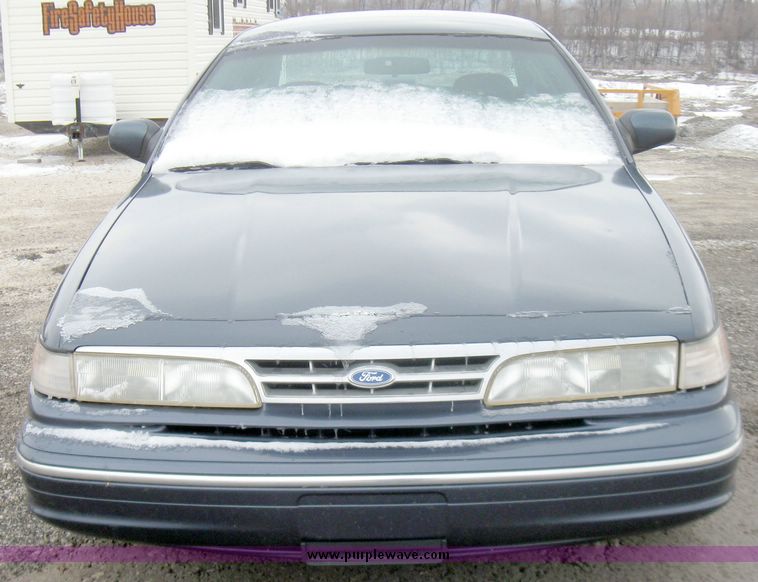 image for item 3002 1997 Ford Crown Victoria Police Interceptor
