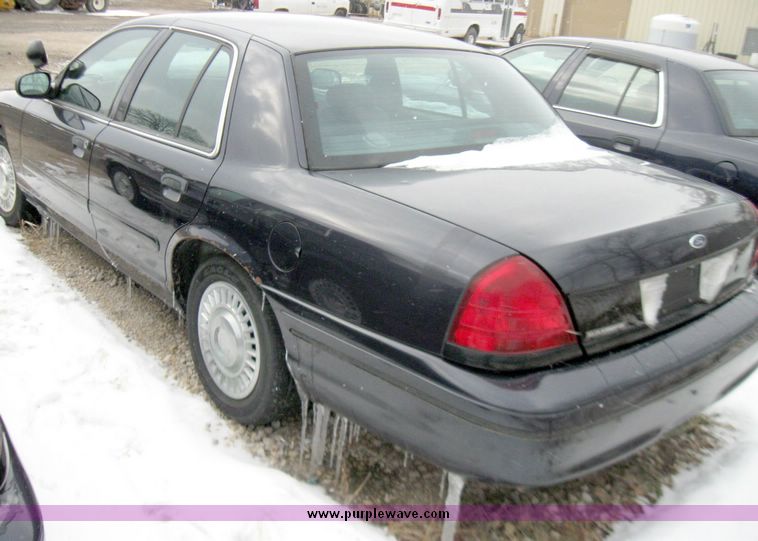 image for item 3003 2000 Ford Crown Victoria Police Interceptor