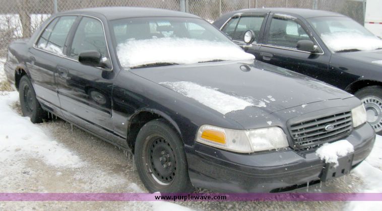 image for item 3003 2000 Ford Crown Victoria Police Interceptor