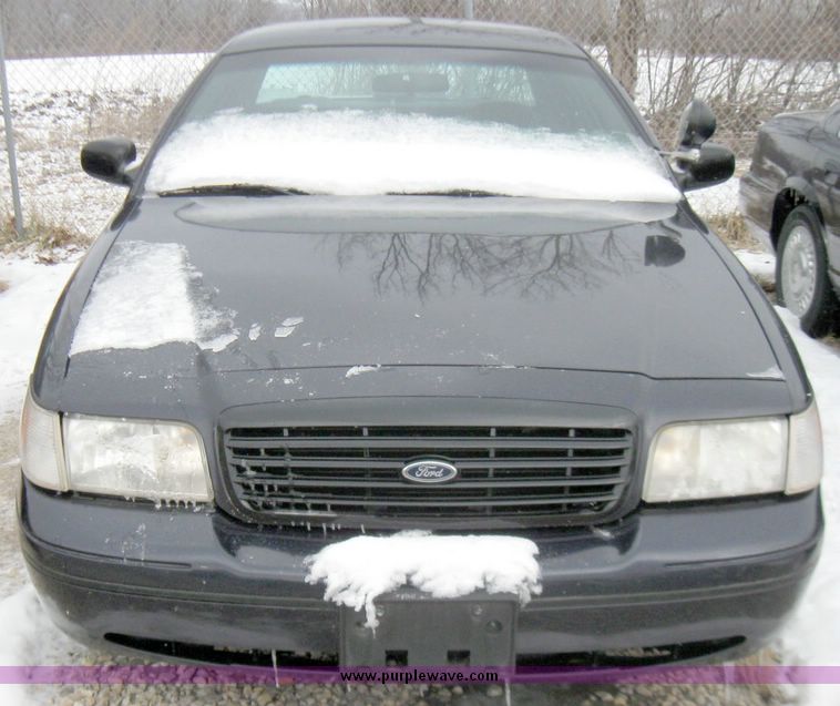 image for item 3003 2000 Ford Crown Victoria Police Interceptor