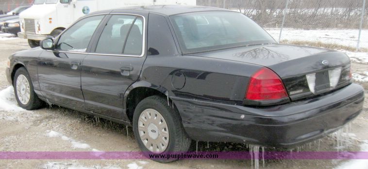 image for item 3004 2003 Ford Crown Victoria Police Interceptor
