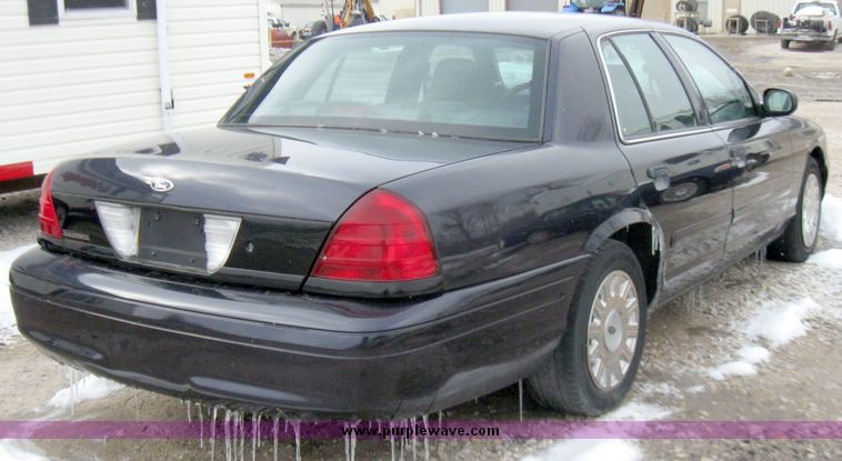 image for item 3004 2003 Ford Crown Victoria Police Interceptor