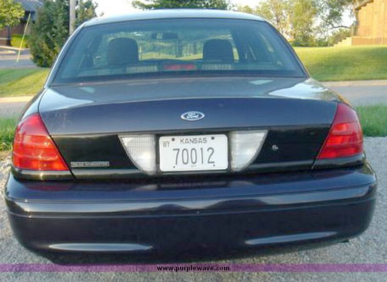 image for item 3004 2003 Ford Crown Victoria Police Interceptor