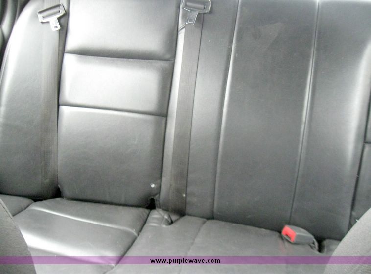 image for item 3004 2003 Ford Crown Victoria Police Interceptor