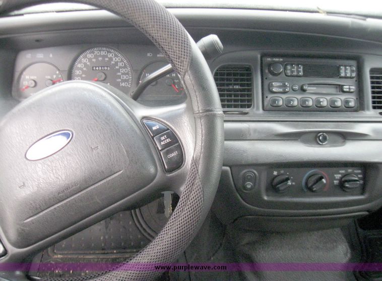 image for item 3004 2003 Ford Crown Victoria Police Interceptor