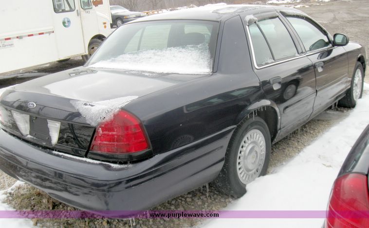 image for item 3005 2001 Ford Crown Victoria Police Interceptor