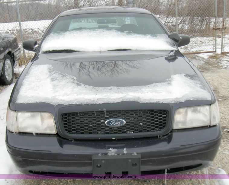 image for item 3005 2001 Ford Crown Victoria Police Interceptor