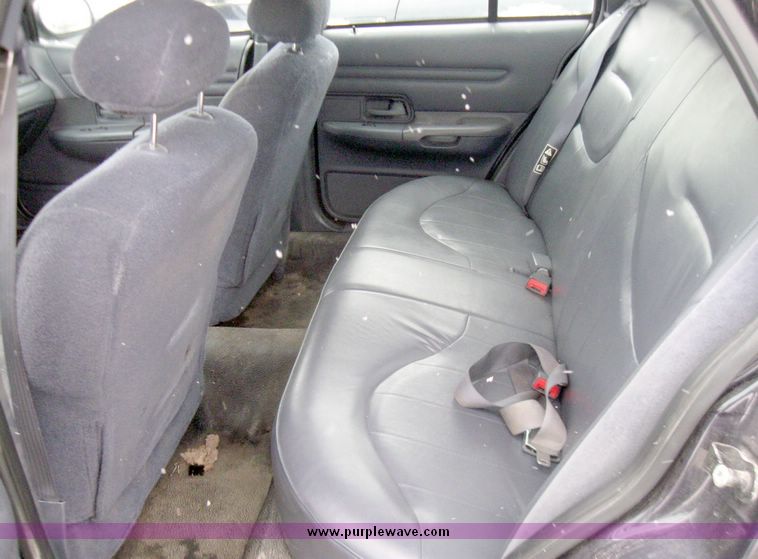 image for item 3005 2001 Ford Crown Victoria Police Interceptor