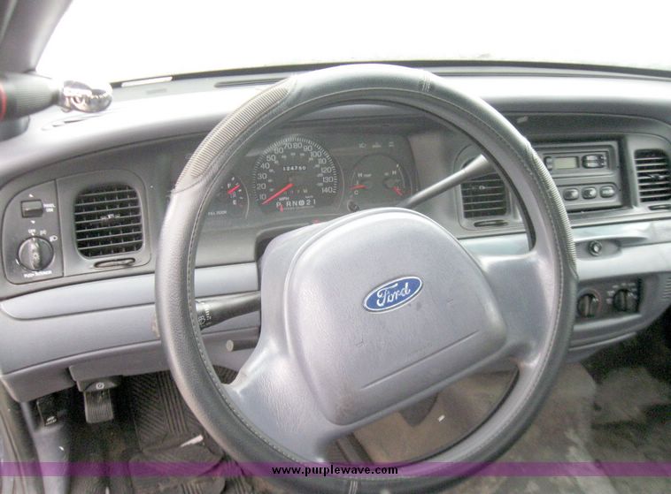 image for item 3005 2001 Ford Crown Victoria Police Interceptor
