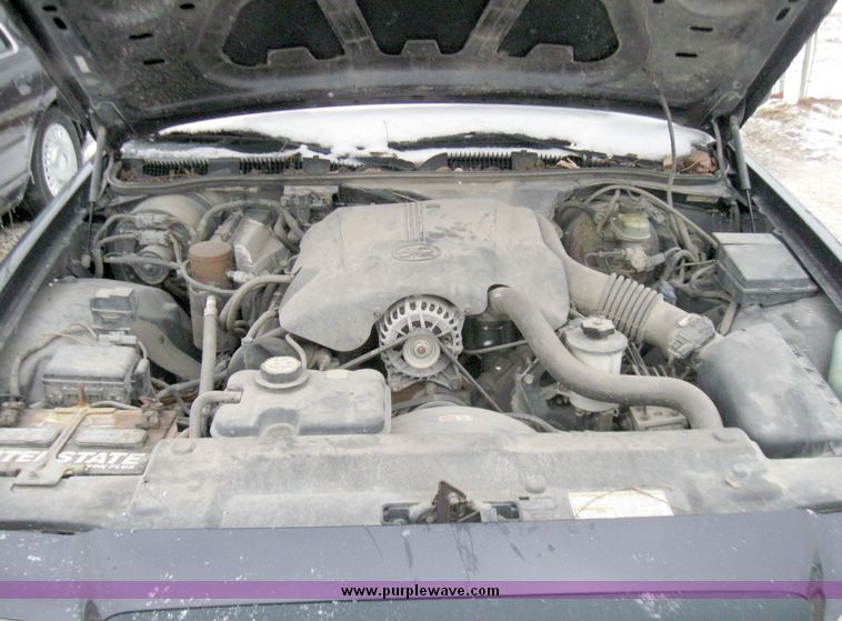 image for item 3005 2001 Ford Crown Victoria Police Interceptor