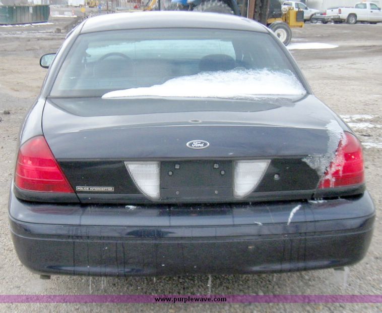 image for item 3006 2001 Ford Crown Victoria Police Interceptor