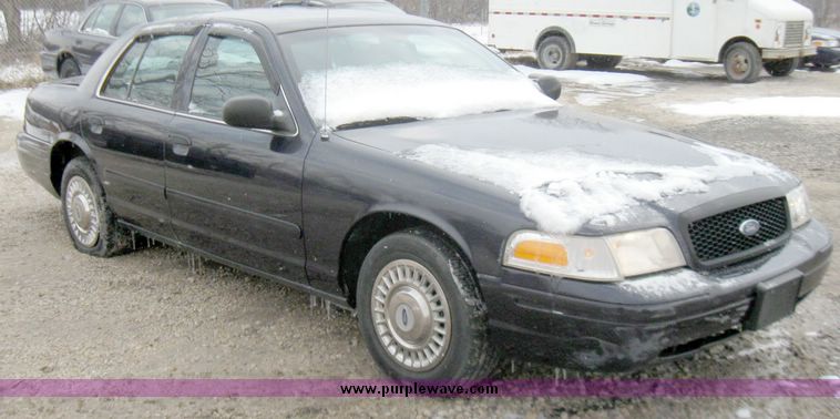 image for item 3006 2001 Ford Crown Victoria Police Interceptor
