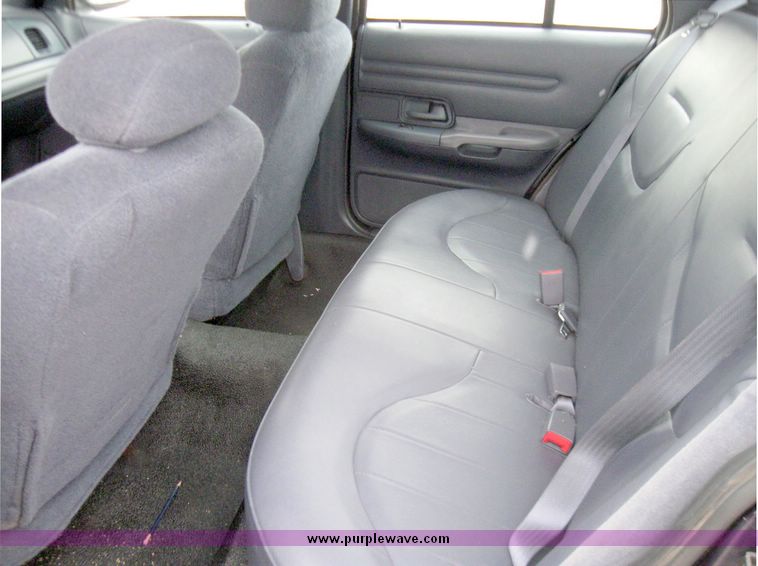 image for item 3006 2001 Ford Crown Victoria Police Interceptor