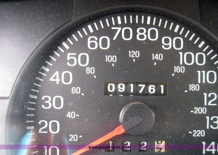 image for item 3006 2001 Ford Crown Victoria Police Interceptor