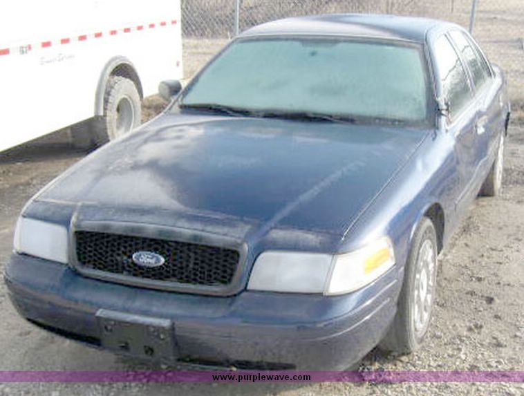 image for item 3007 2004 Ford Crown Victoria Police Interceptor